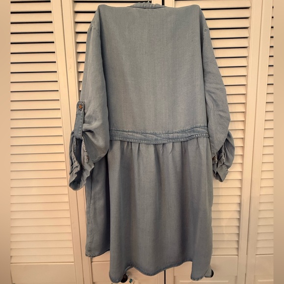 Zara Tencel denim shirt dress with beaded accents on the front pockets - Picture 6 of 6